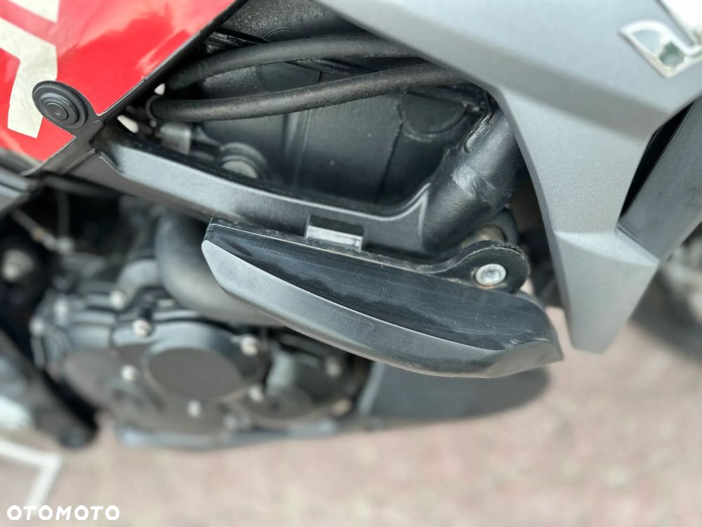 Suzuki GSR - 22