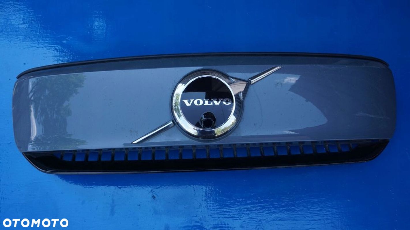 VOLVO C40 XC40 RECHARGE LIFT - GRILL ATRAPA - 1