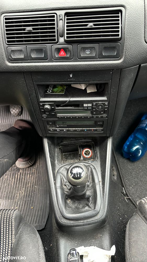 Volkswagen Golf 1.9 TDI - 10