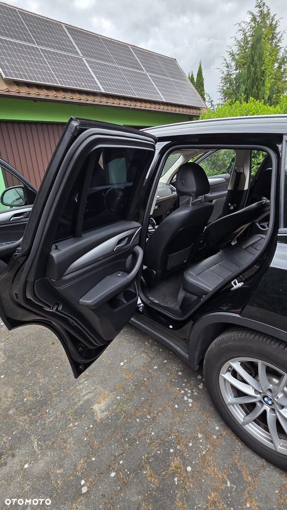 BMW X3 xDrive20i Advantage - 9