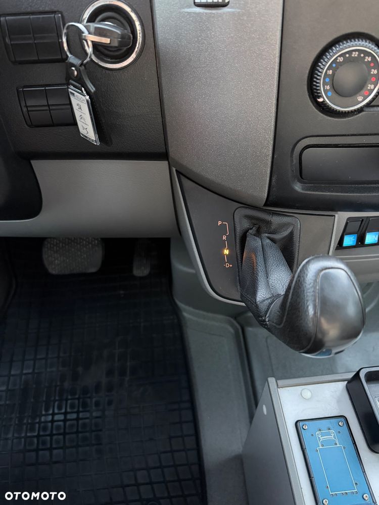 Mercedes-Benz Sprinter - 12