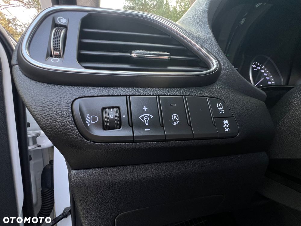 Hyundai i30 1.5 T-GDI 48V Modern - 14