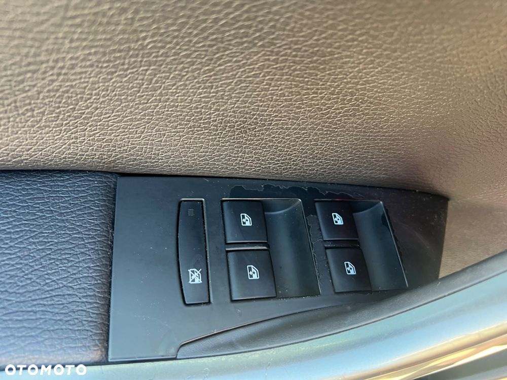 Opel Astra 1.4 T Enjoy S&S - 22