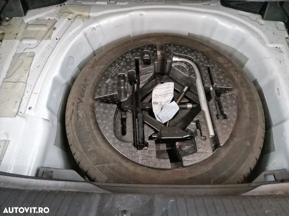 Volkswagen Polo 1.6 TDI Comfortline - 11