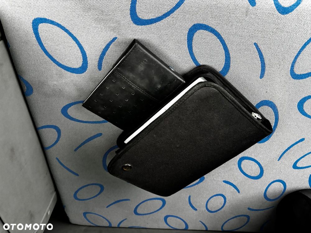 Volkswagen Multivan - 21