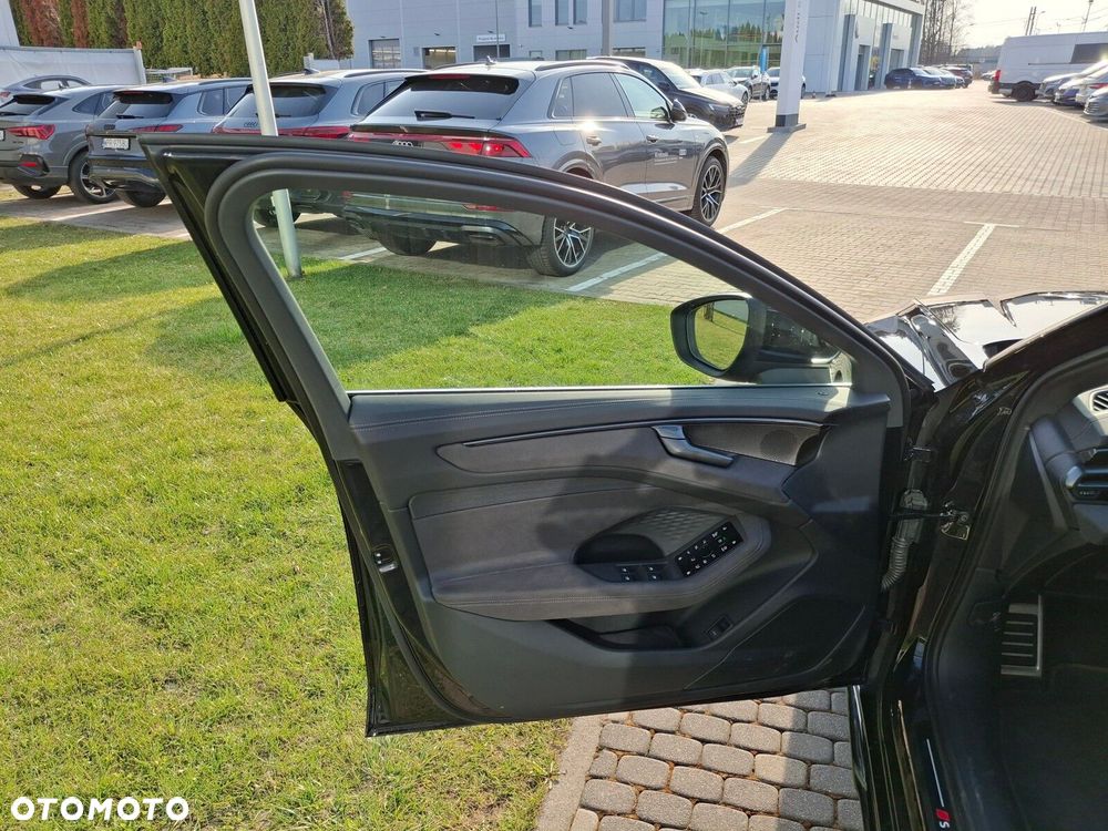 Audi A6 Avant - 16