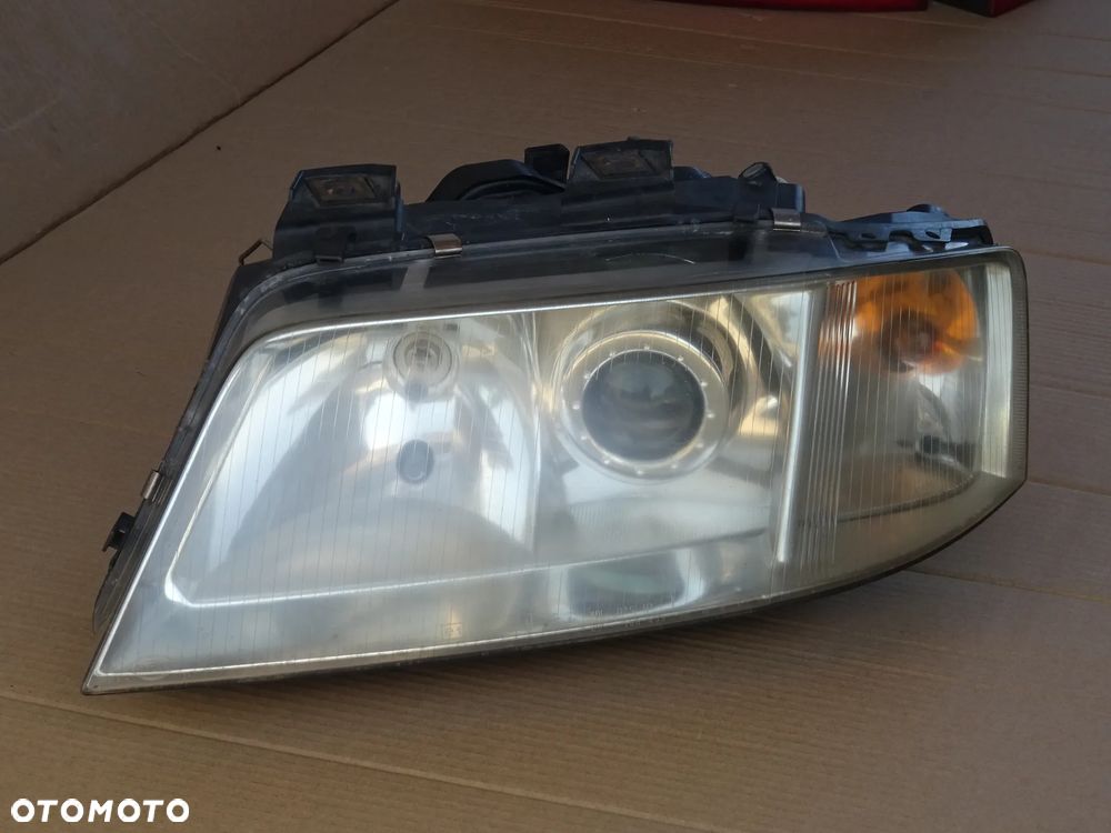 AUDI A6 C5 LAMPA PRZEDNIA REFLEKTOR XENON LEWY PRZÓD - 1