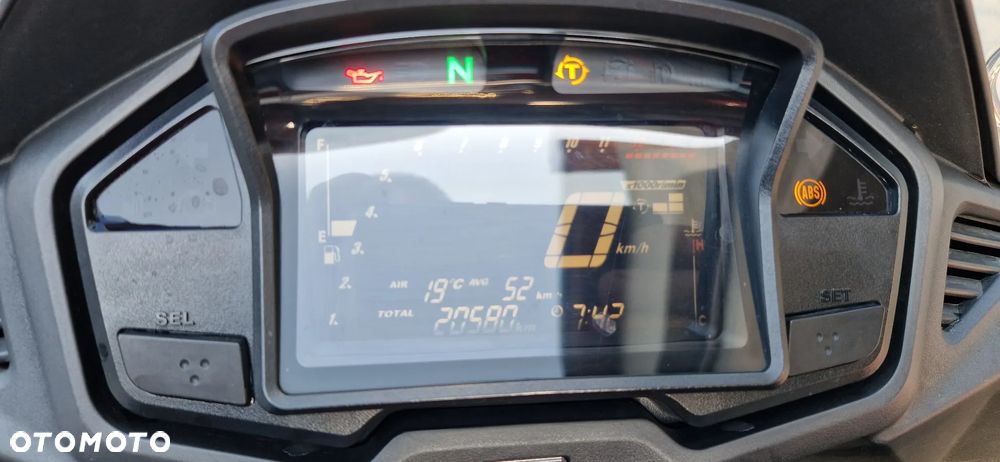 Honda VFR - 16