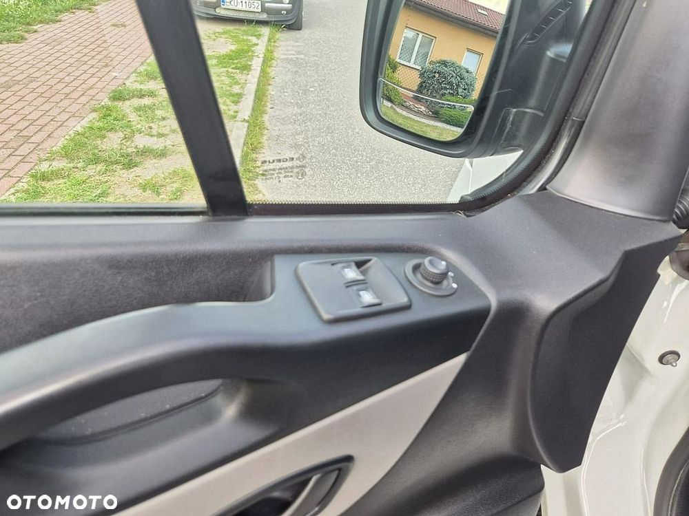 Renault Trafic - 18