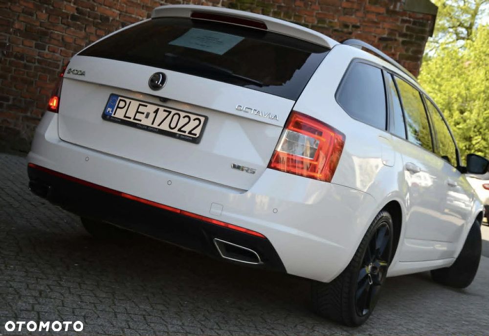 Skoda Octavia 2.0 TDI RS DSG - 2