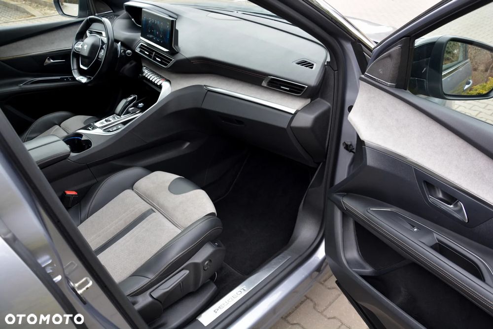 Peugeot 3008 1.6 PureTech HYbrid4 GT Line S&S EAT8 - 17