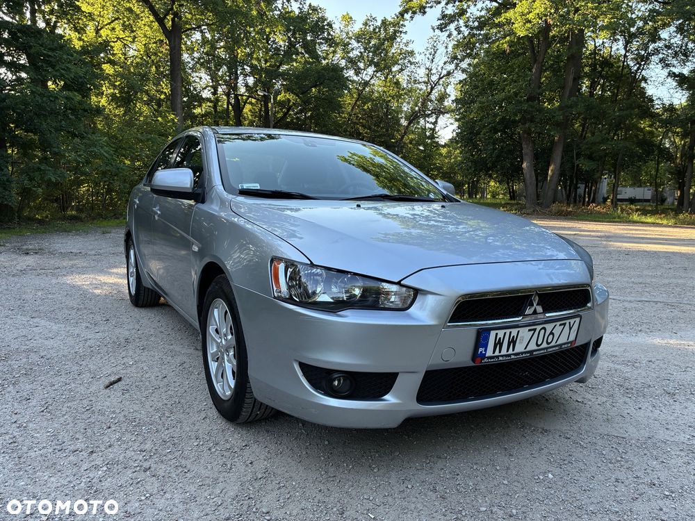 Mitsubishi Lancer 1.6 Invite - 3