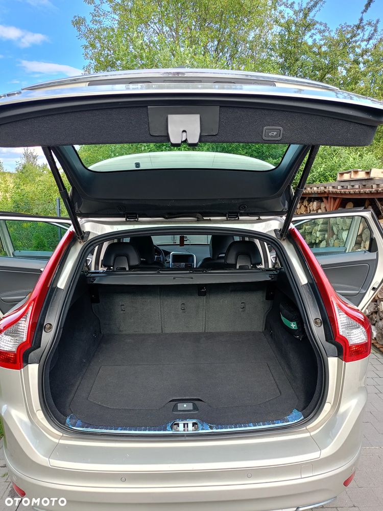 Volvo XC 60 D4 AWD Summum - 11