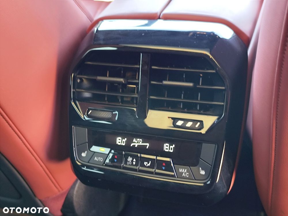 BMW iX M60 111.5kWh - 10