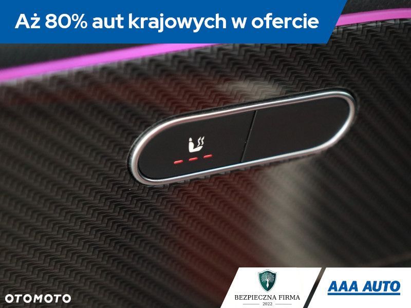 Mercedes-Benz GLA - 11