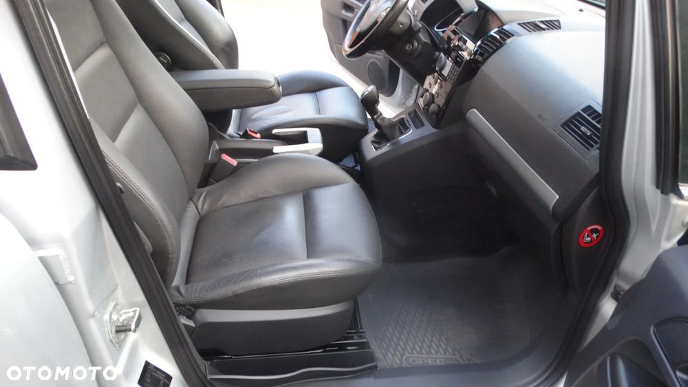 Opel Zafira 1.8 Cosmo - 17