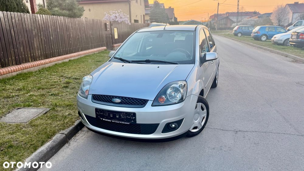 Ford Fiesta 1.4 Ambiente - 1