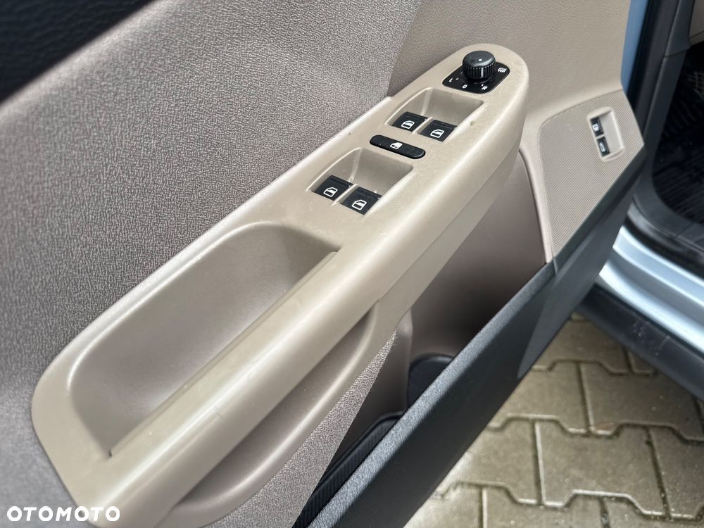 Volkswagen Passat - 23