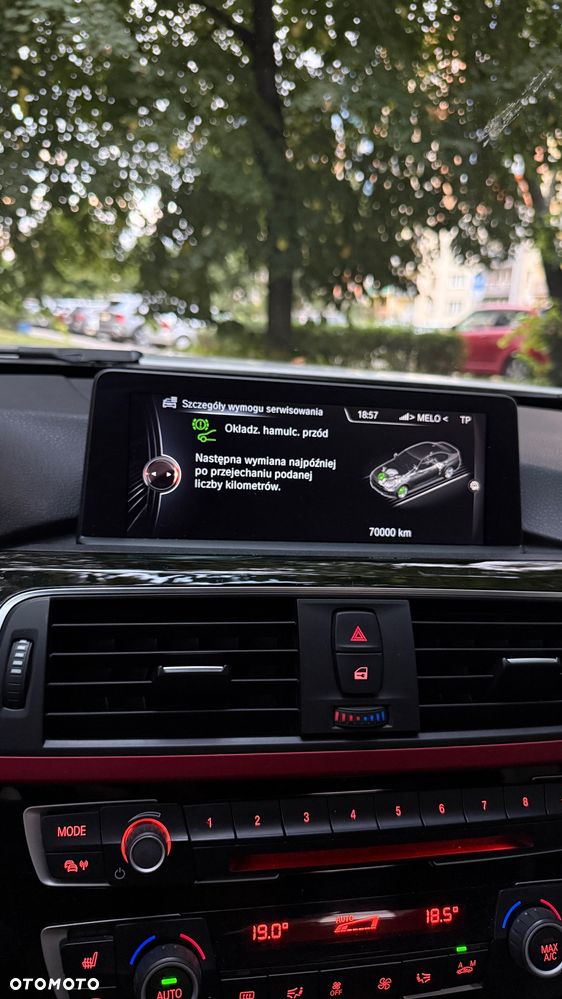 BMW Seria 3 318i Sport Line - 23
