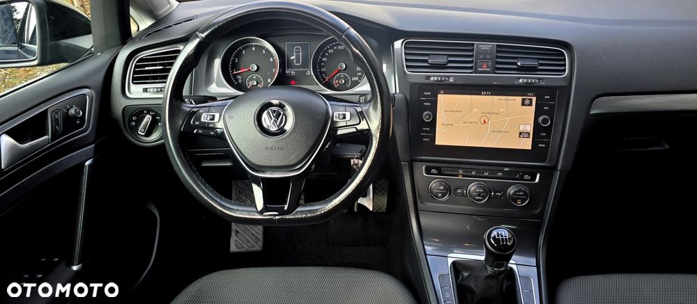 Volkswagen Golf - 25