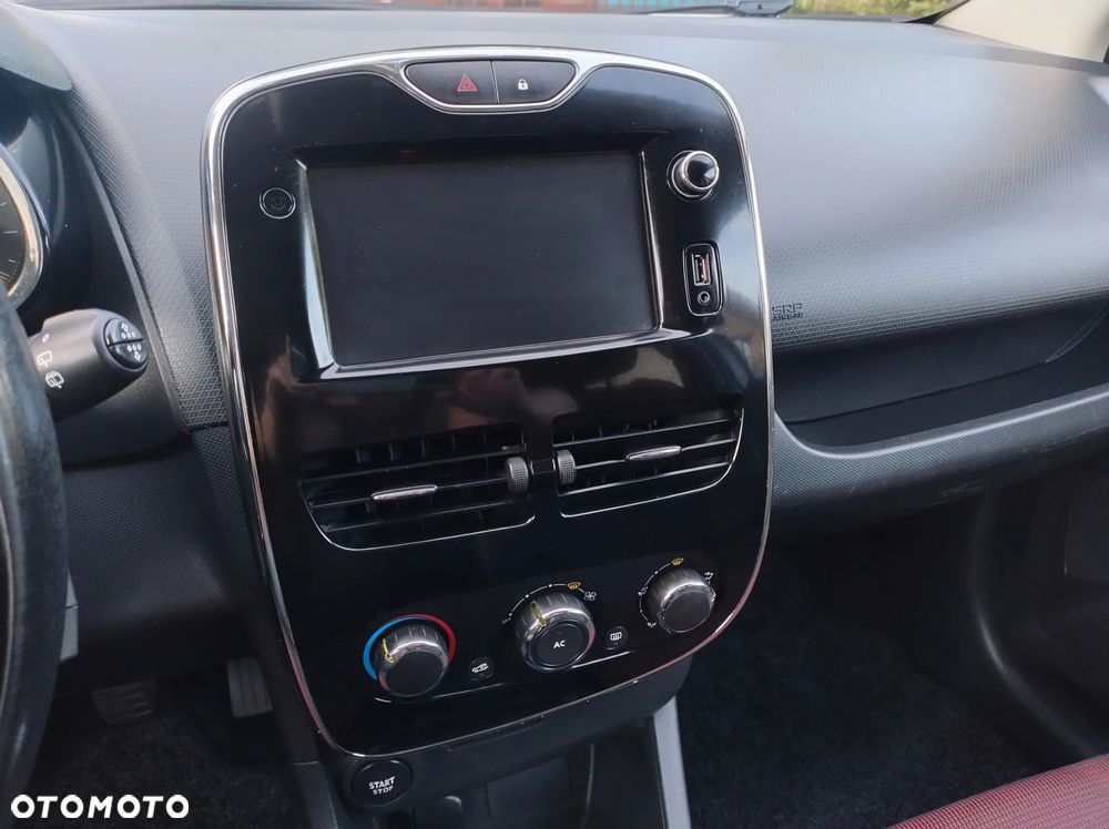Renault Clio 1.2 16V 75 Life - 37