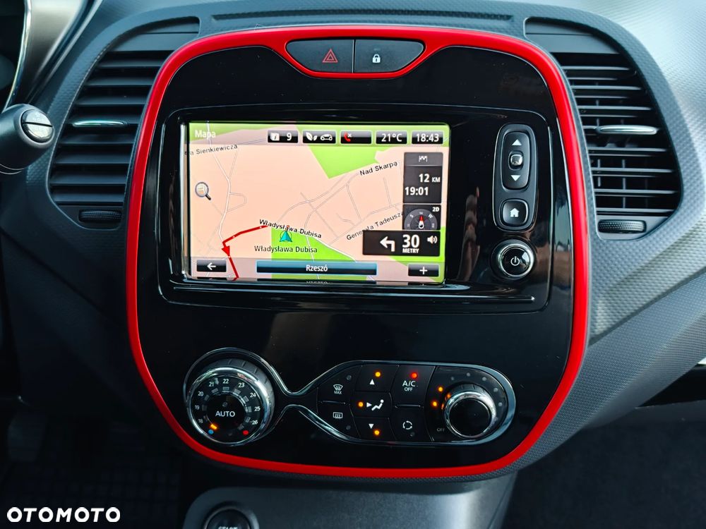 Renault Captur 0.9 Energy TCe Helly Hansen - 29
