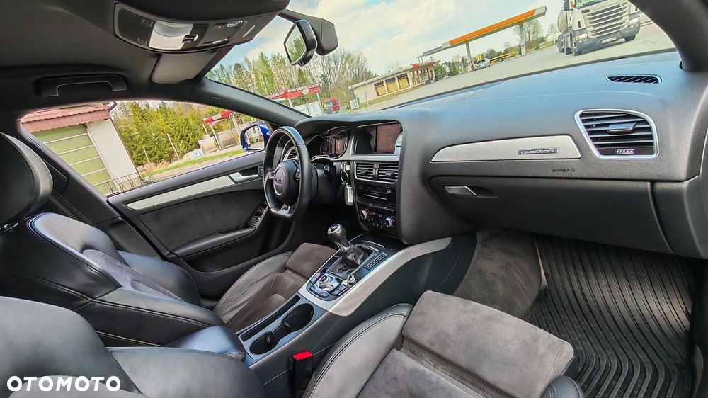 Audi A4 Avant 2.0 TFSI quattro S line Sportpaket - 22