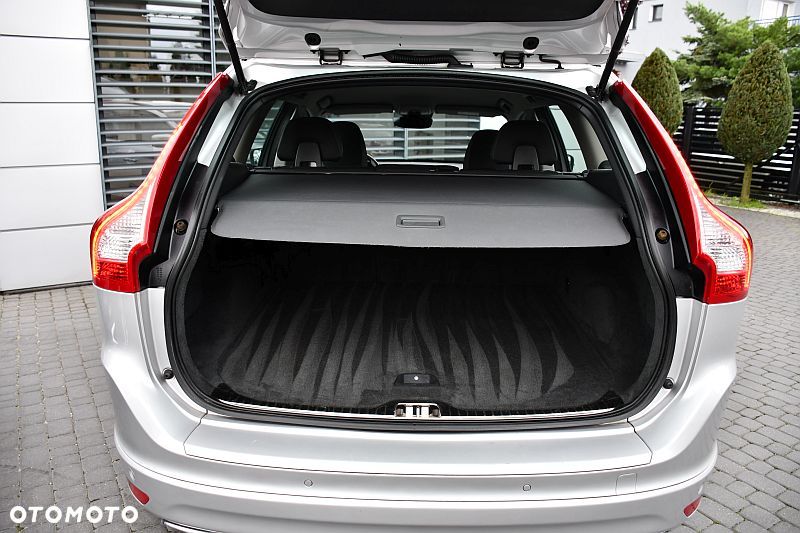 Volvo XC 60 D4 Geartronic Momentum - 24