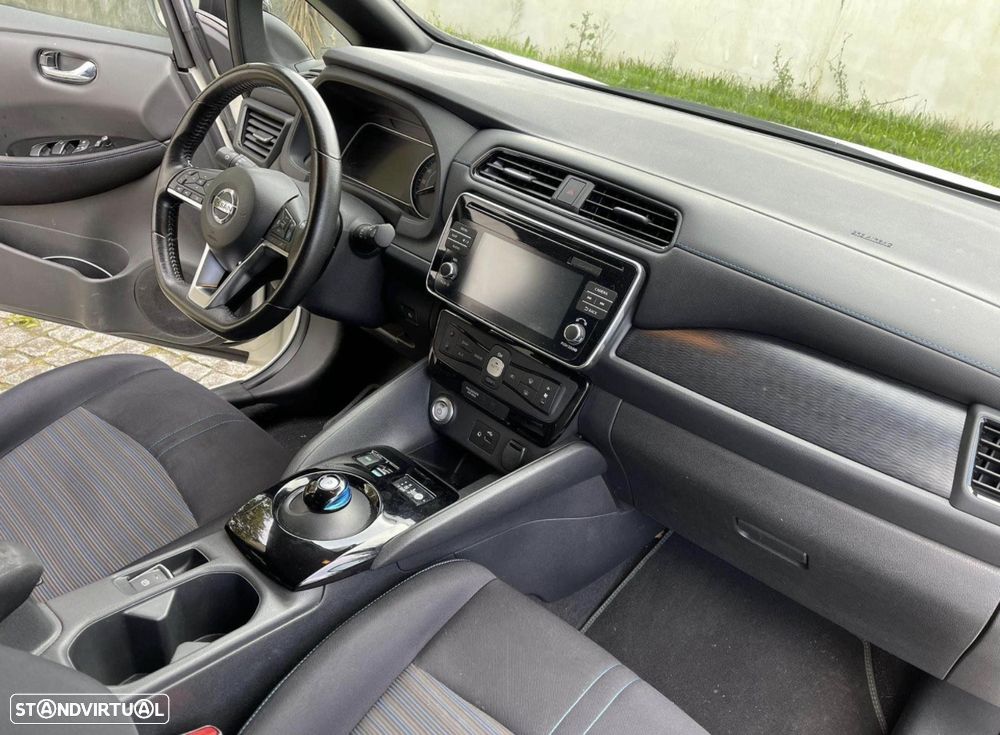 Nissan Leaf N-Connecta Two Tone - 5