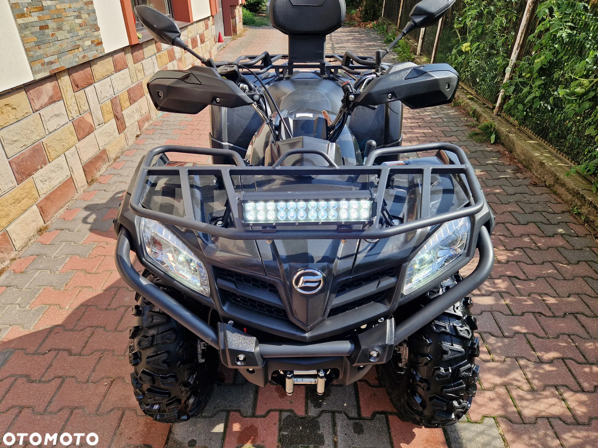 CFMoto CForce - 10