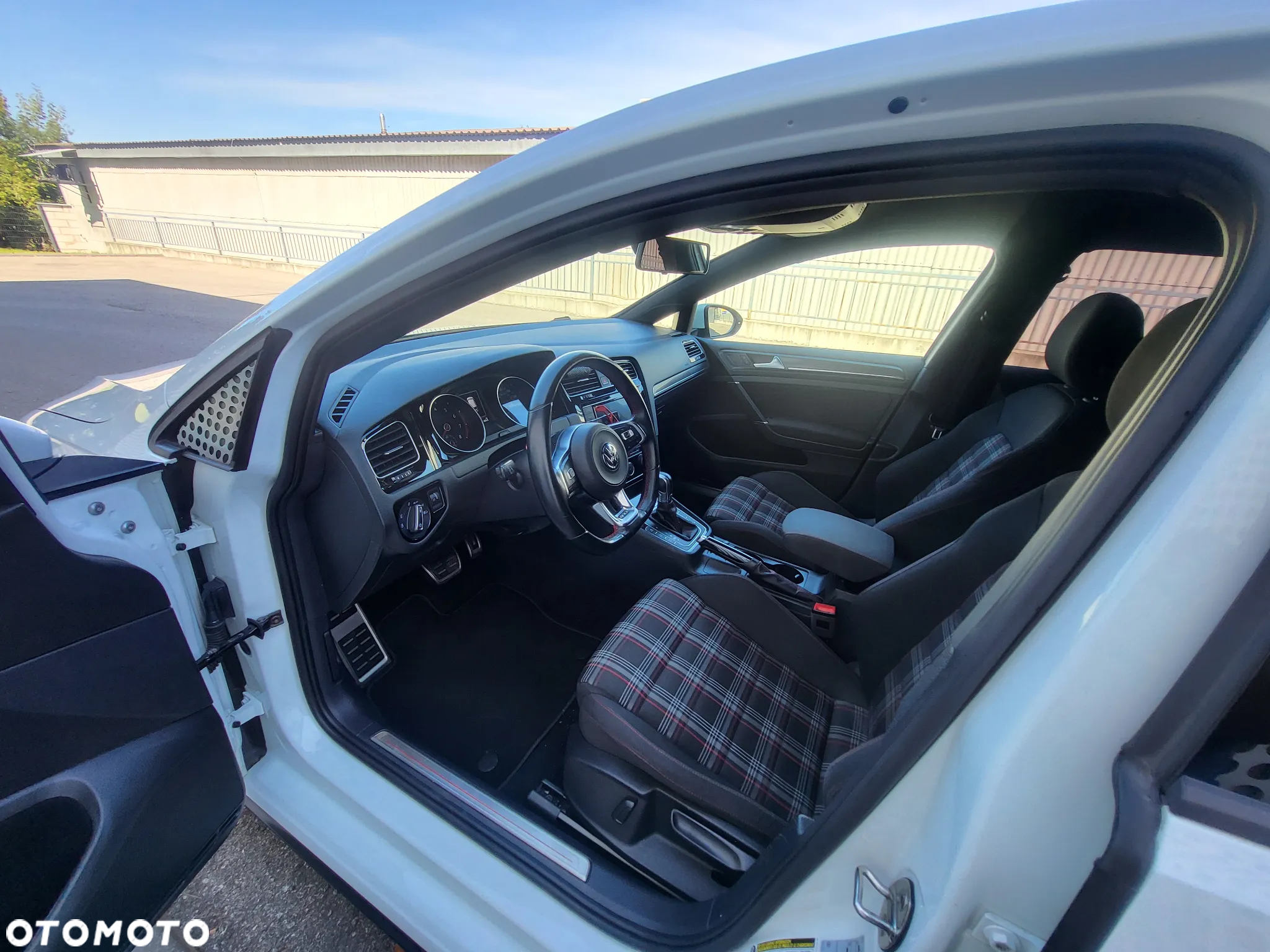 Volkswagen Golf 2.0 TSI OPF DSG GTI - 13