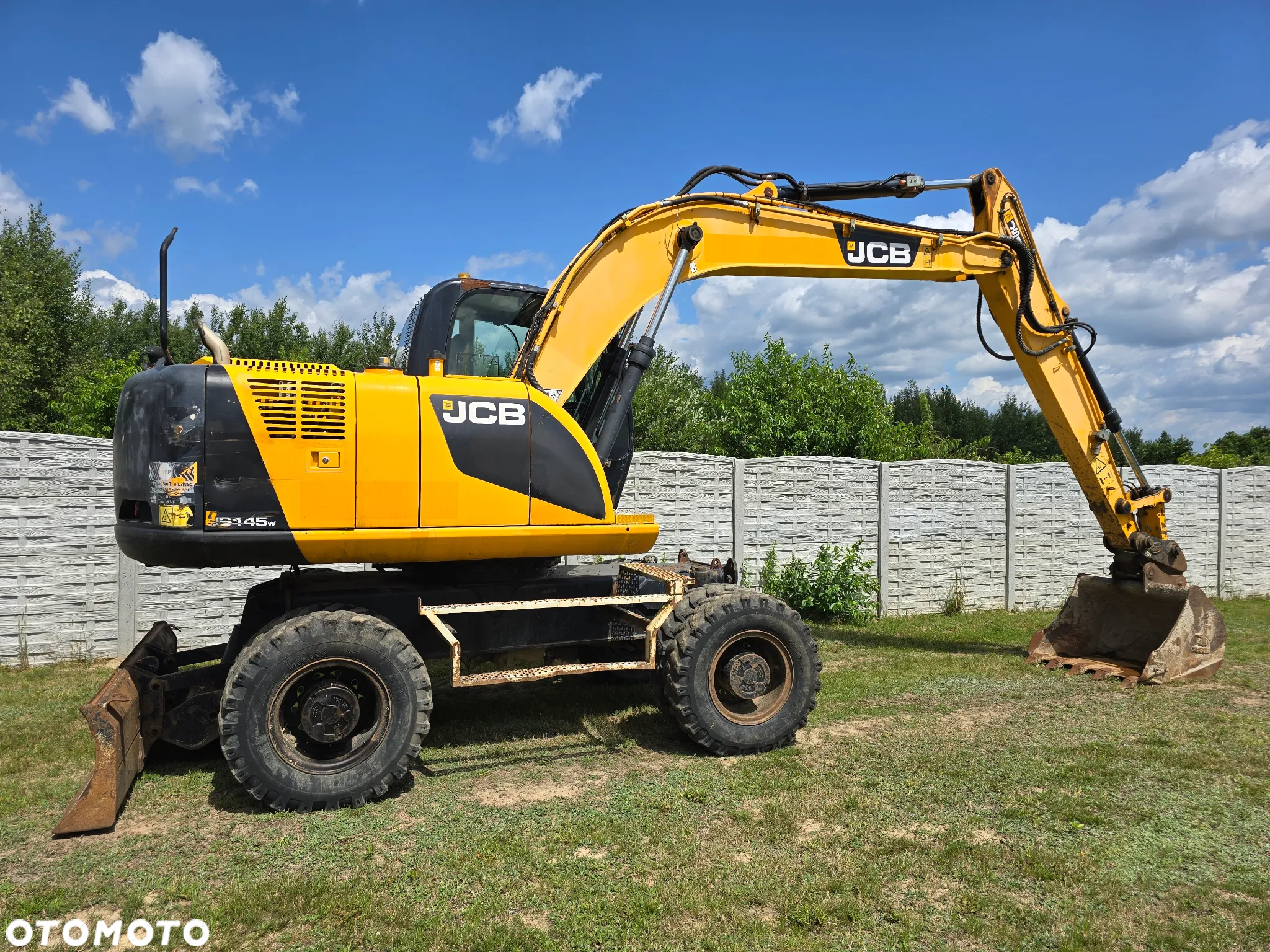 JCB - 2