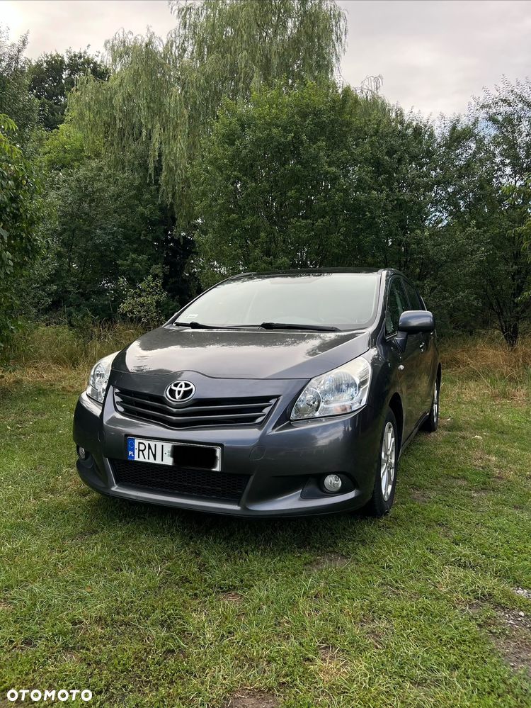 Toyota Verso 2.0 D-4D Premium - 2