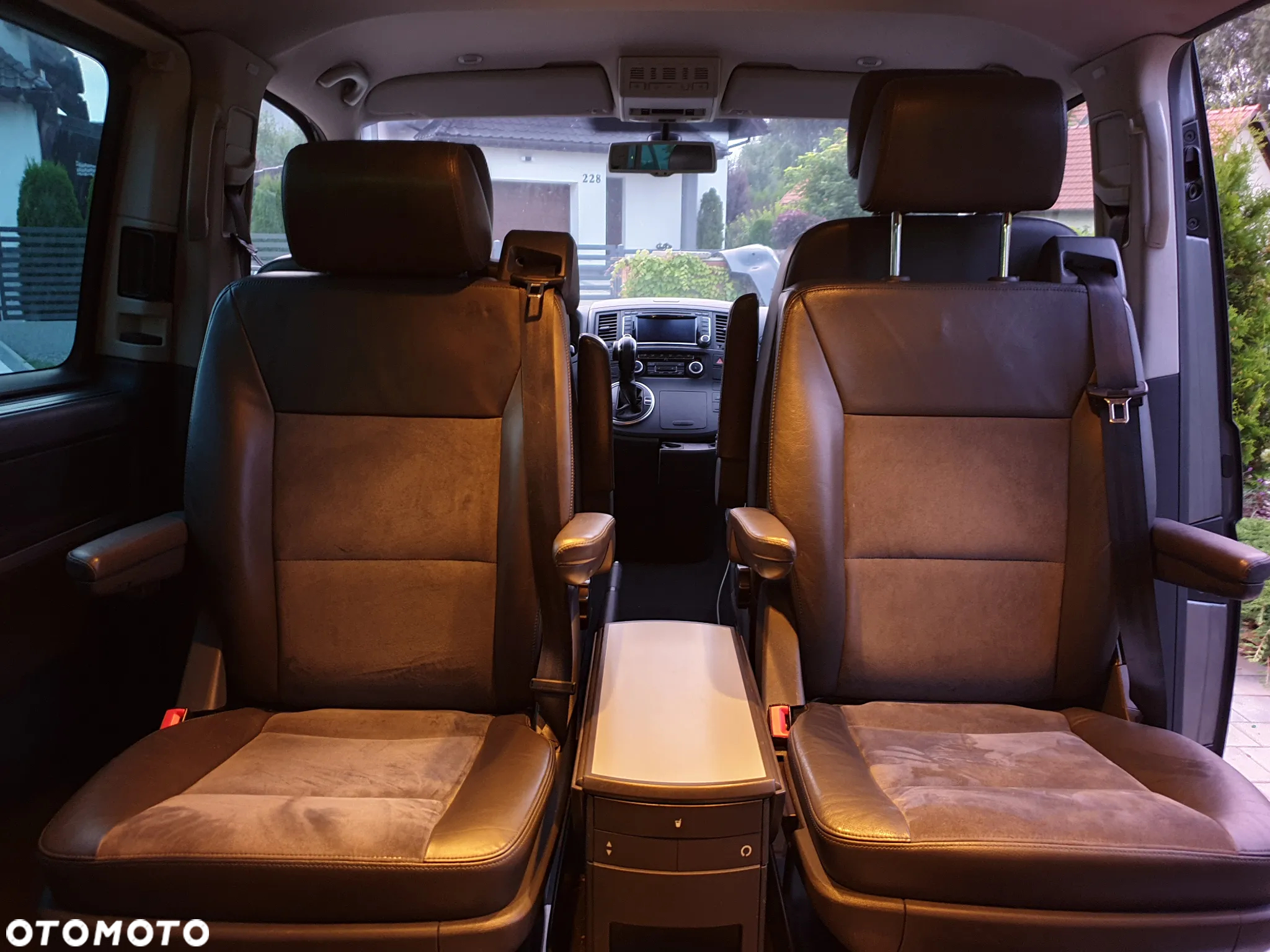 Volkswagen Multivan - 22