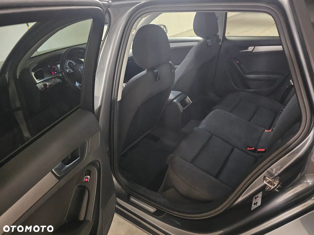 Audi A4 Avant 2.0 TDI DPF Ambiente - 13