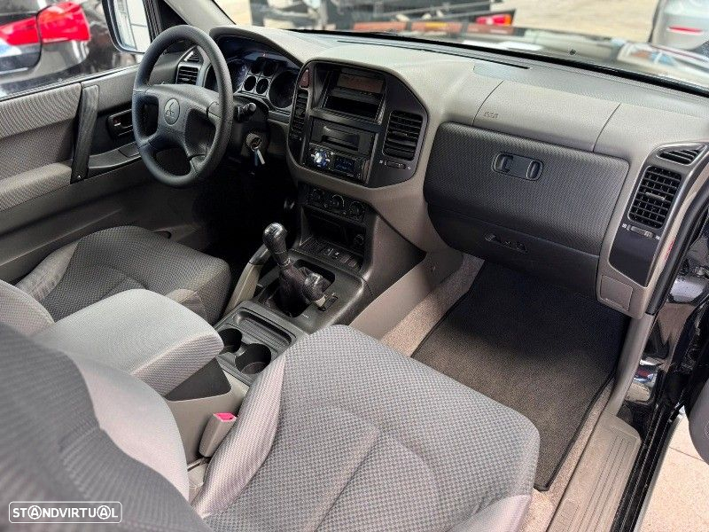 Mitsubishi Pajero 3.2 DI-D GLS - 36