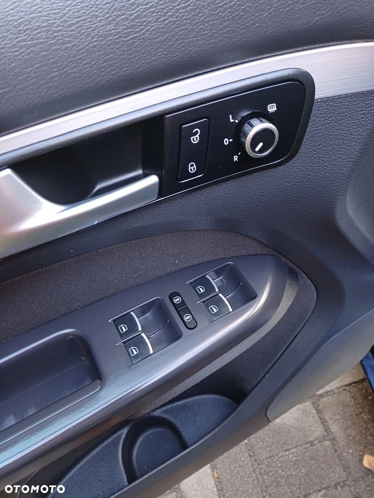 Volkswagen Touran 2.0 TDI DPF BlueMotion Technology Cup - 8