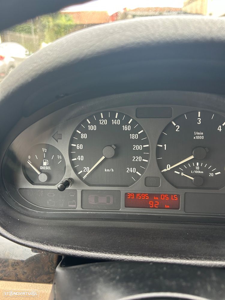 BMW 320 d Touring - 10