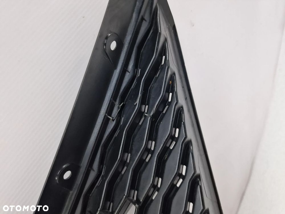 NISSAN QASHQAI J11 ATRAPA / GRILL PRZEDNI PRZÓD NA / POD KAMERĘ , NR 62310-4EA0D / 62310-4EM0D , NR AUKCJI GL265 - 17