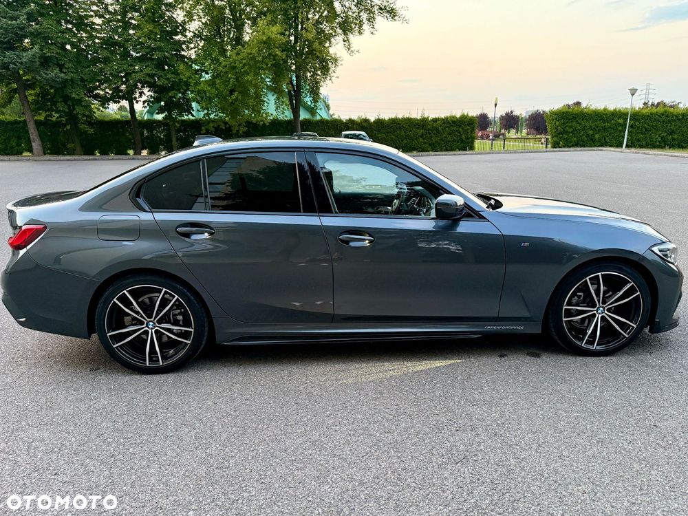 BMW Seria 3 318d M Sport Shadow - 11