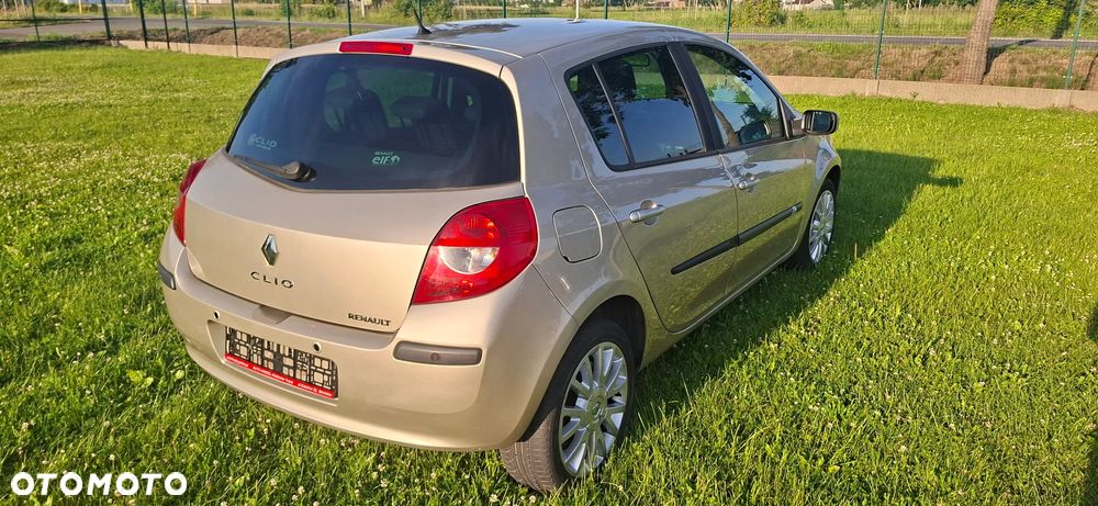 Renault Clio 1.6 16V Expression - 18