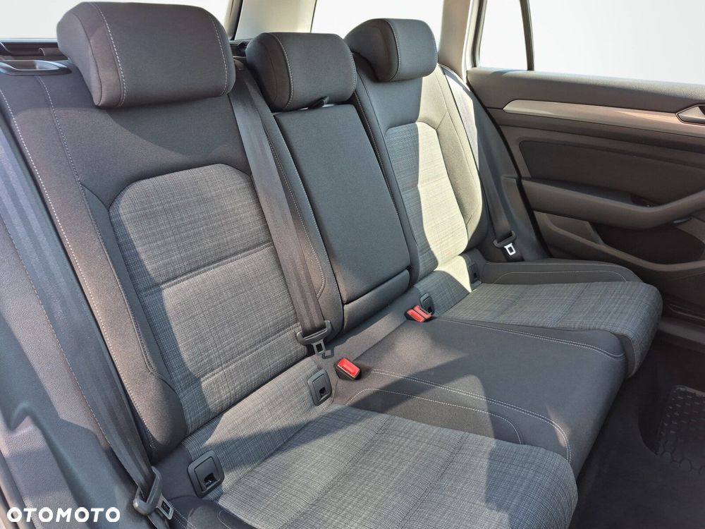 Volkswagen Passat Variant 2.0 TDI SCR Business Plus DSG - 16