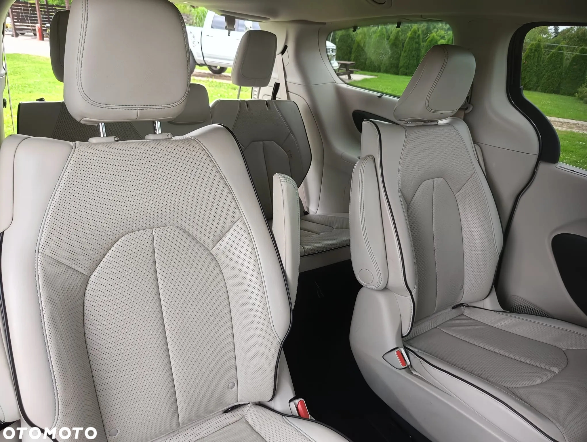 Chrysler Pacifica - 8