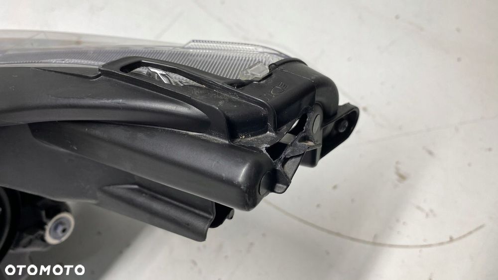 TOYOTA YARIS IV LAMPA SOCZEWKA PRAWA PRAWY PRZEDNIA PRZÓD REFLEKTOR 19-23 - 6