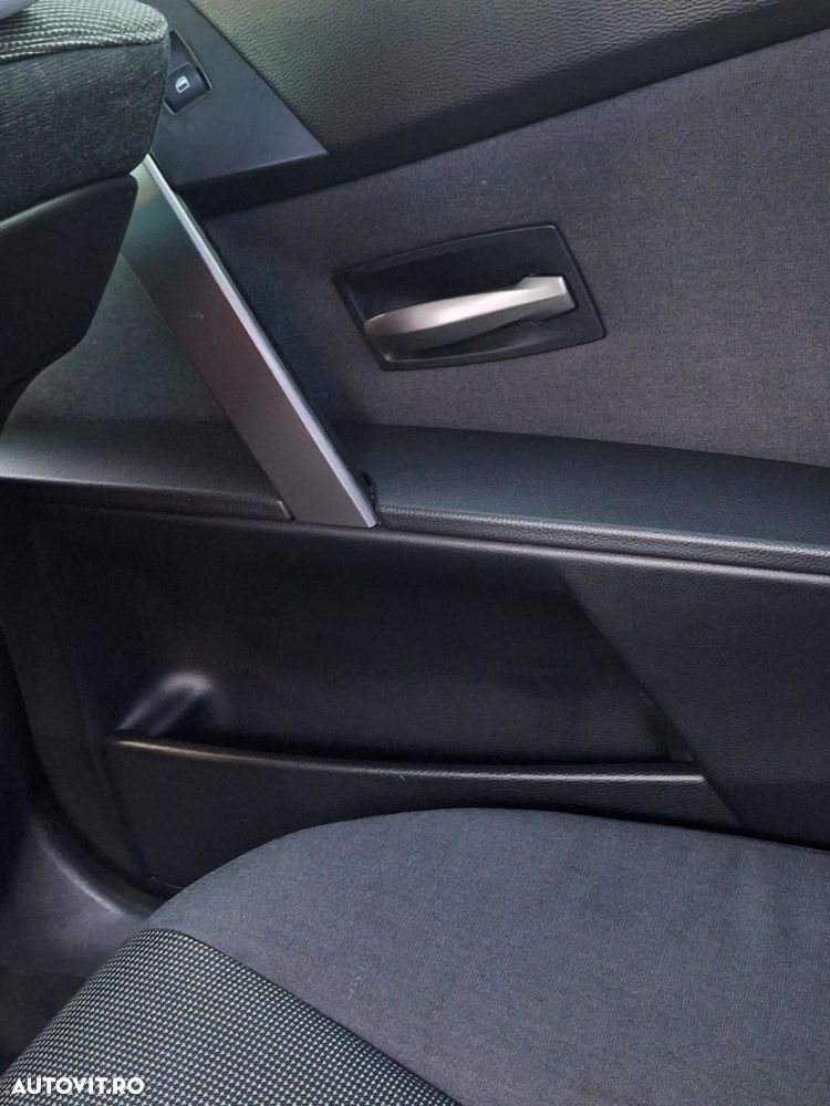 BMW Seria 5 525d Touring - 17