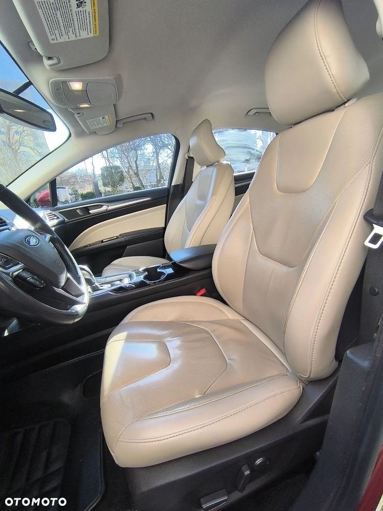Ford Fusion - 25