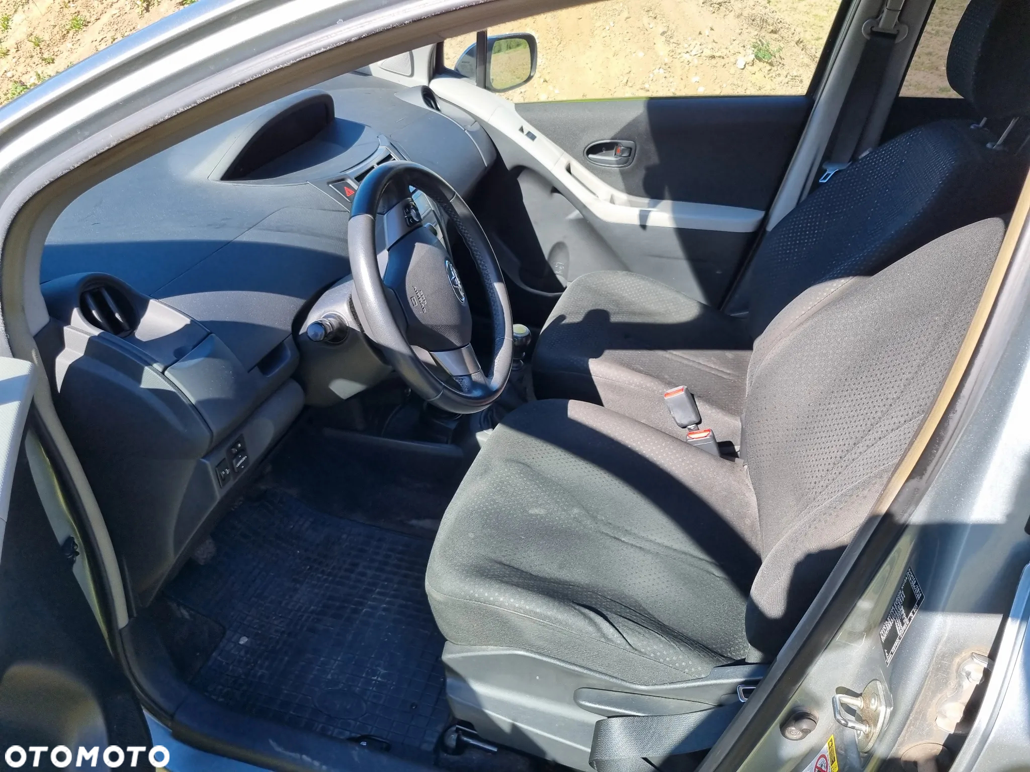 Toyota Yaris - 10