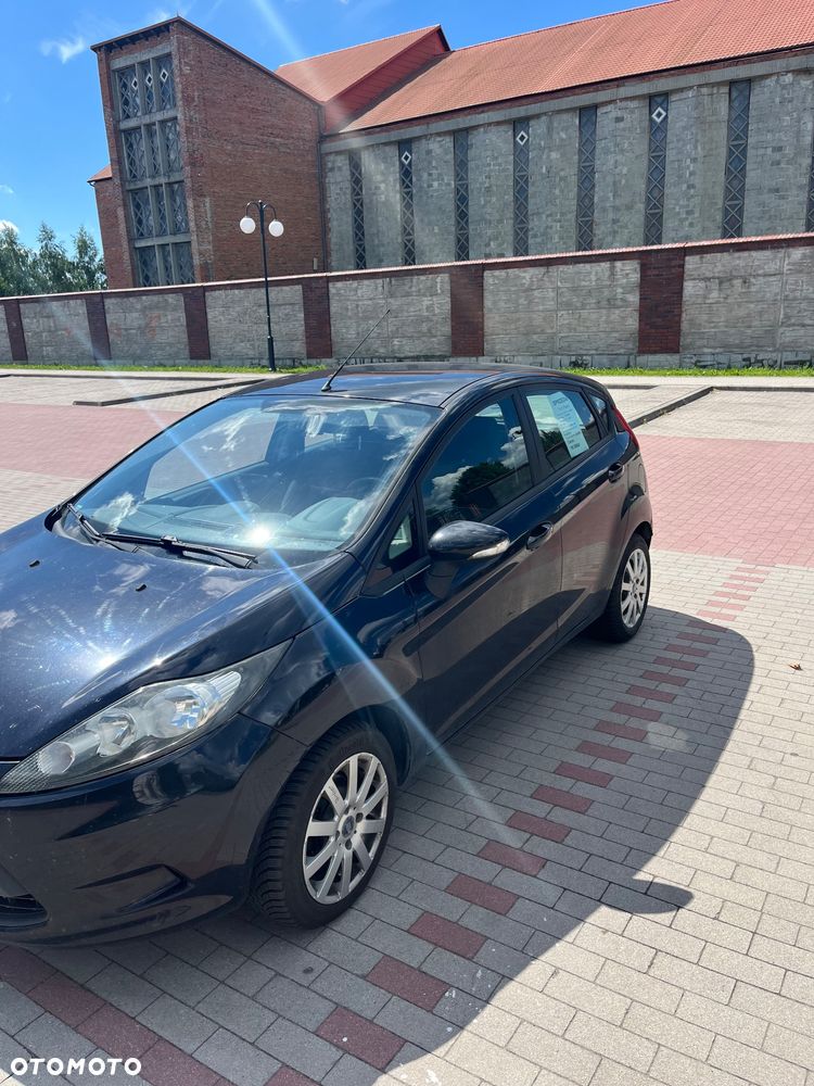 Ford Fiesta 1.25 Ambiente - 2