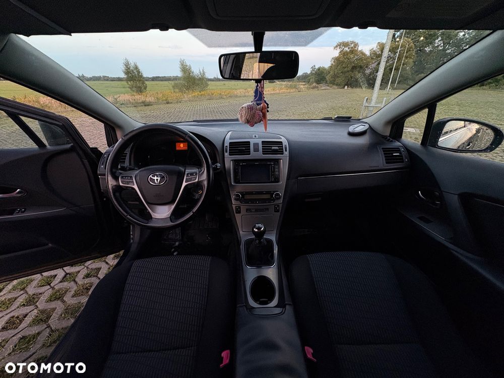 Toyota Avensis - 8