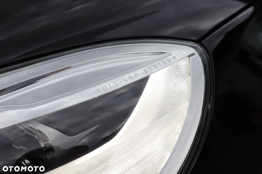 Volvo V40 Cross Country - 27
